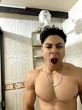 Snapshot of MR_MUSCLE chatting on 10/05/25, 10:17 MR MUSCLE online show from 10/05/25, 10:17