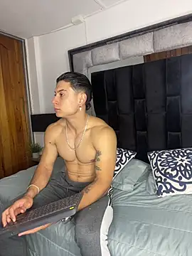 Snapshot of MR_MUSCLE chatting on 10/09/25, 11:33 MR MUSCLE online show from 10/09/25, 11:33
