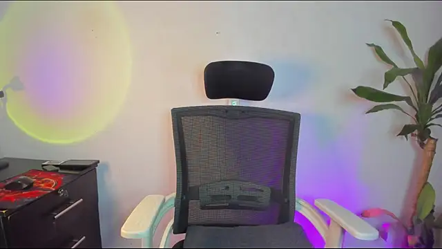 Rosaly Rodman online show from 11/13/25, 07:07