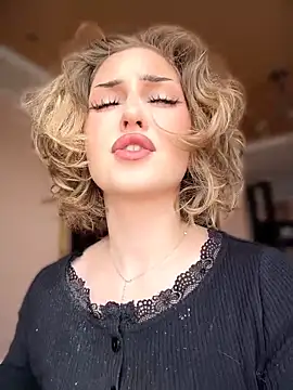 KellyKeler online show from 04/10/26, 11:17