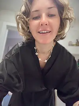 Snapshot of KellyKeler chatting on 07/01/26, 11:43 KellyKeler online show from 07/01/26, 11:43