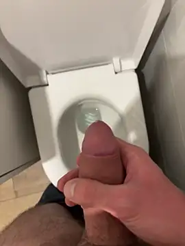 hugehairycock 98 online show from 11/30/25, 10:32