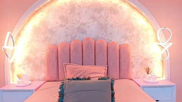 JasmineRhodes online show from 11/03/25, 01:04