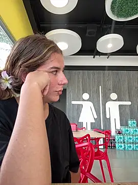 Snapshot of AllieYourGirl chatting on 04/10/26, 08:49 AllieYourGirl online show from 04/10/26, 08:49