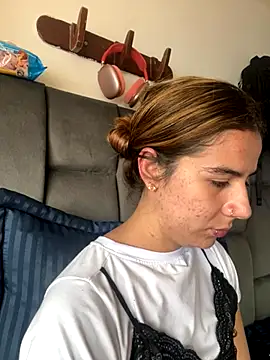 Snapshot of AllieYourGirl chatting on 11/14/25, 07:28 AllieYourGirl online show from 11/14/25, 07:28