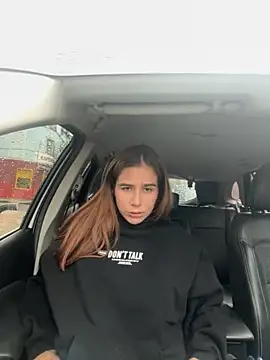 Snapshot of AllieYourGirl chatting on 10/25/25, 05:35 AllieYourGirl online show from 10/25/25, 05:35