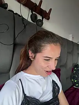 Snapshot of AllieYourGirl chatting on 12/14/25, 10:37 AllieYourGirl online show from 12/14/25, 10:37