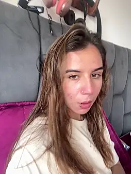 Snapshot of AllieYourGirl chatting on 12/18/25, 03:16 AllieYourGirl online show from 12/18/25, 03:16