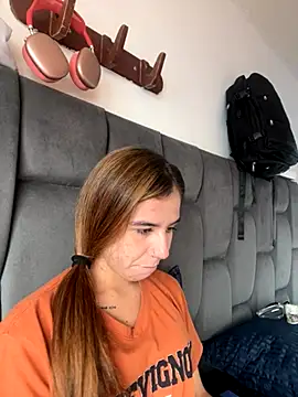 Snapshot of AllieYourGirl chatting on 11/15/25, 04:44 AllieYourGirl online show from 11/15/25, 04:44