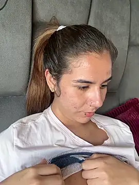 Snapshot of AllieYourGirl chatting on 12/13/25, 08:04 AllieYourGirl online show from 12/13/25, 08:04