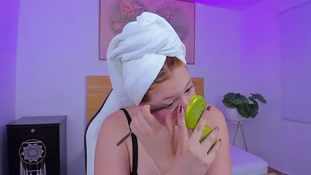 Snapshot of kitty_sweeety_ chatting on 03/14/26, 12:33 kitty sweeety online show from 03/14/26, 12:33