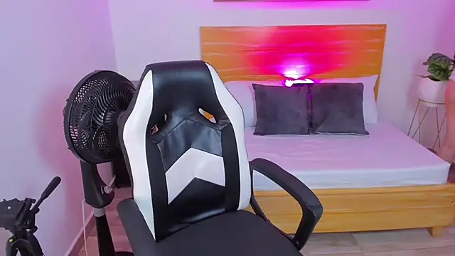 Snapshot of kitty_sweeety_ chatting on 01/15/26, 12:41 kitty sweeety online show from 01/15/26, 12:41