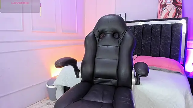 SwettRenata  online show from 02/04/26, 12:44