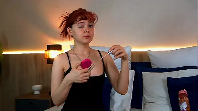 Nora  Ray online show from 05/31/26, 07:25