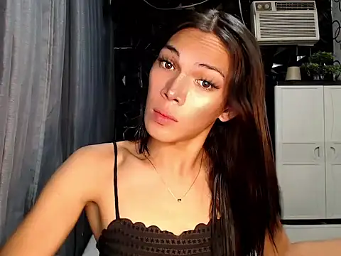 Snapshot of ladyhotcuming chatting on 06/18/26, 12:43 ladyhotcuming online show from 06/18/26, 12:43