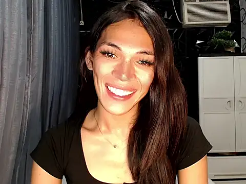 Snapshot of ladyhotcuming chatting on 06/22/26, 11:18 ladyhotcuming online show from 06/22/26, 11:18