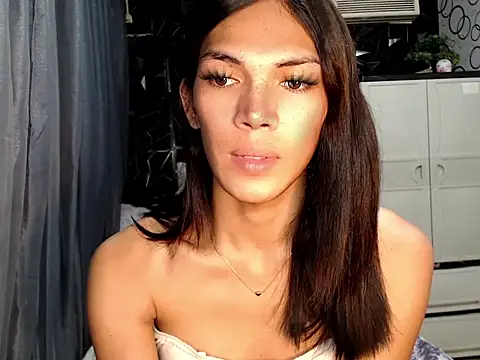 ladyhotcuming online show from 05/27/26, 01:57