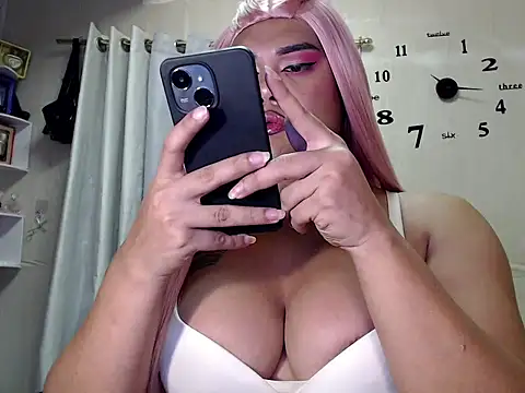 ladyhotcuming online show from 03/23/26, 11:54