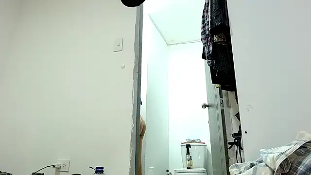 saara johnson496 online show from 11/13/25, 12:36