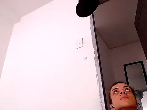 saara johnson496 online show from 10/12/25, 04:19