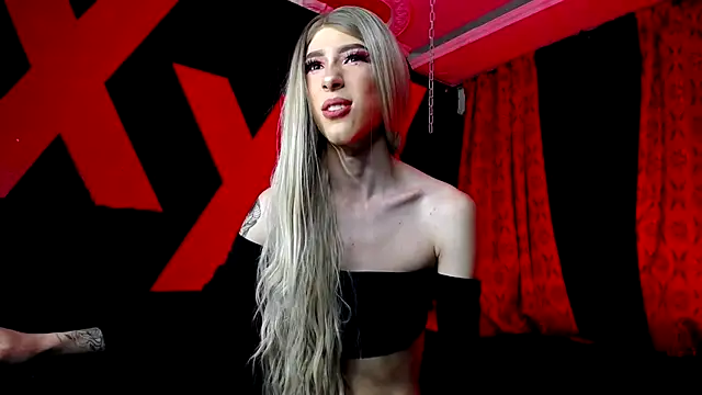 Snapshot of abrilbigcock chatting on 09/24/25, 03:57 abrilbigcock online show from 09/24/25, 03:57