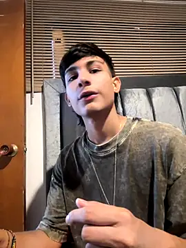 Snapshot of cody_fox10 chatting on 10/07/25, 07:15 cody fox10 online show from 10/07/25, 07:15