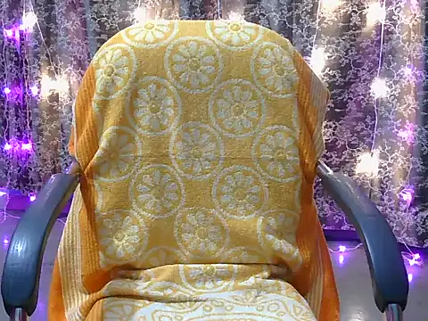 Snapshot of lovely_soniya chatting on 12/02/25, 05:53 lovely soniya online show from 12/02/25, 05:53