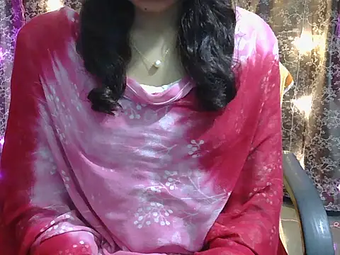 Snapshot of lovely_soniya chatting on 12/21/25, 06:15 lovely soniya online show from 12/21/25, 06:15