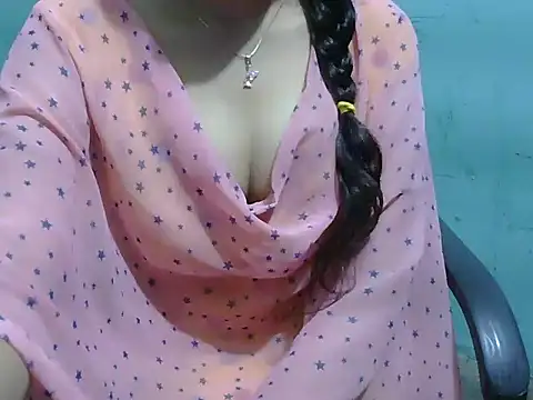 Snapshot of lovely_soniya chatting on 09/21/25, 04:06 lovely soniya online show from 09/21/25, 04:06