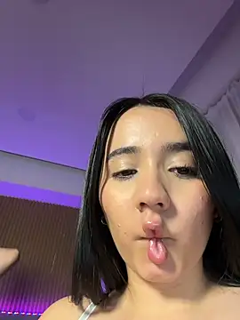 Michelle Zoe online show from 04/21/26, 02:14