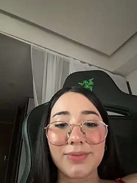 Michelle Zoe online show from 11/30/25, 10:21