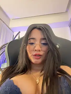 Michelle Zoe online show from 10/15/25, 04:11