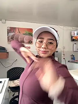 Michelle Zoe online show from 09/25/25, 04:46