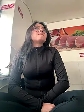 Michelle Zoe online show from 11/06/25, 10:03