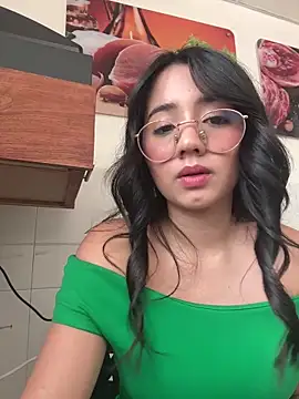 Michelle Zoe online show from 10/26/25, 03:56