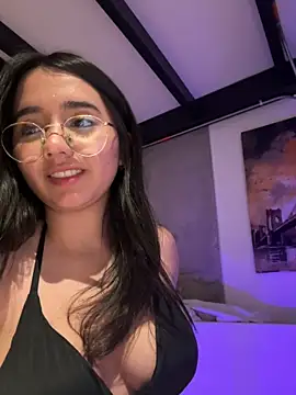 Michelle Zoe online show from 03/25/26, 08:46