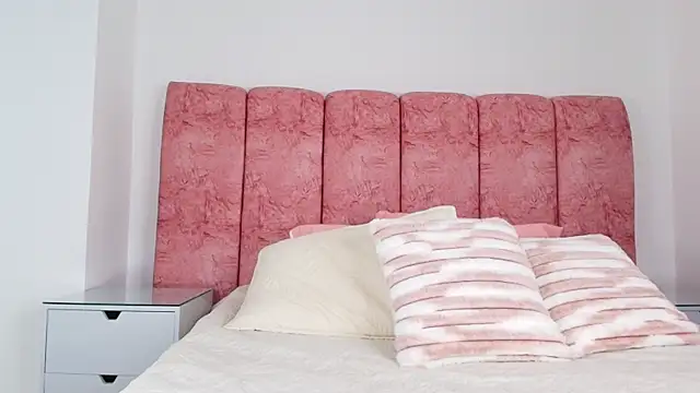 emmacurvy online show from 11/20/25, 03:07