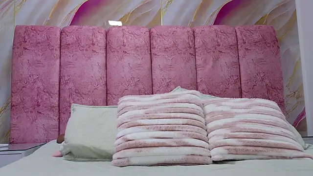 emmacurvy online show from 04/11/26, 03:03