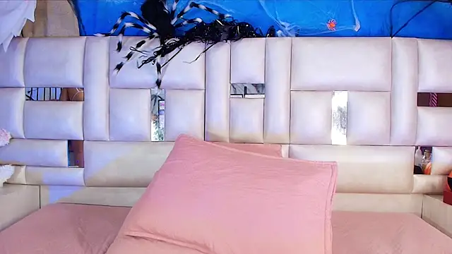 emmacurvy online show from 10/25/25, 03:06