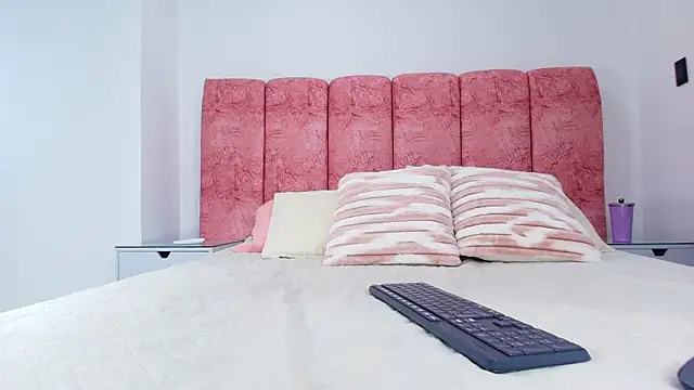 emmacurvy online show from 12/03/25, 03:07