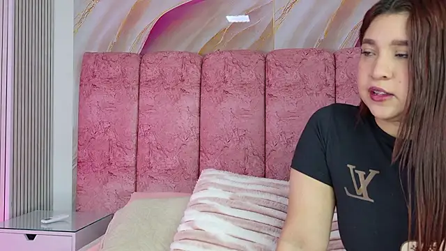 emmacurvy online show from 02/18/26, 03:15