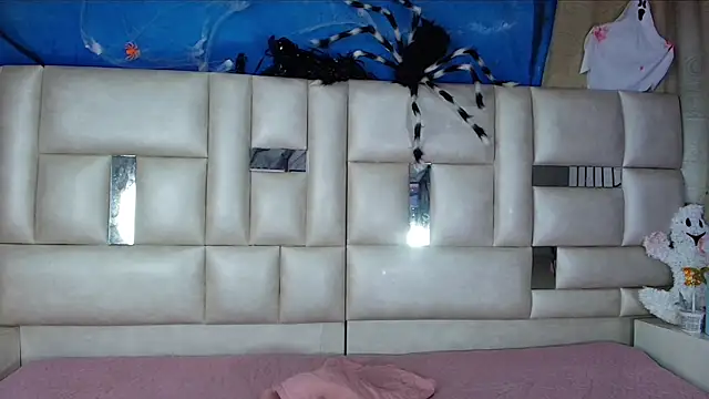 emmacurvy online show from 10/29/25, 03:05