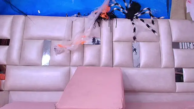 emmacurvy online show from 10/30/25, 03:05