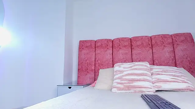 emmacurvy online show from 12/04/25, 03:05