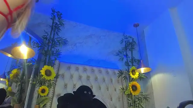 Snapshot of LittleeJaz chatting on 10/09/25, 03:51 LittleeJaz online show from 10/09/25, 03:51
