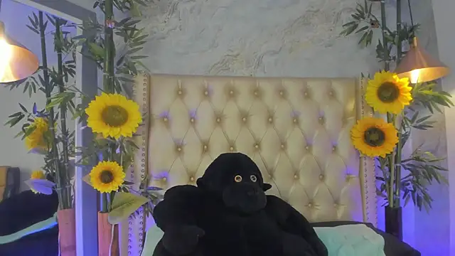 LittleeJaz online show from 12/17/25, 04:06