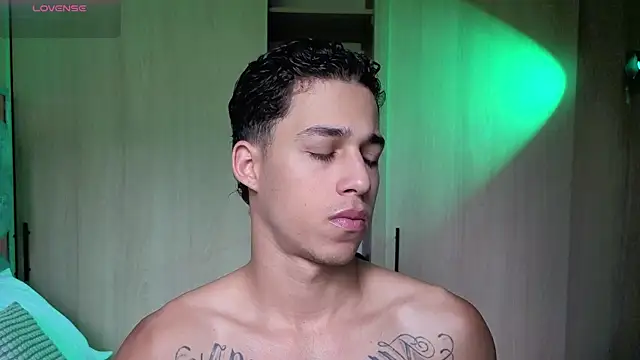 Snapshot of orionblaze69_ chatting on 11/06/25, 04:33 orionblaze69 online show from 11/06/25, 04:33