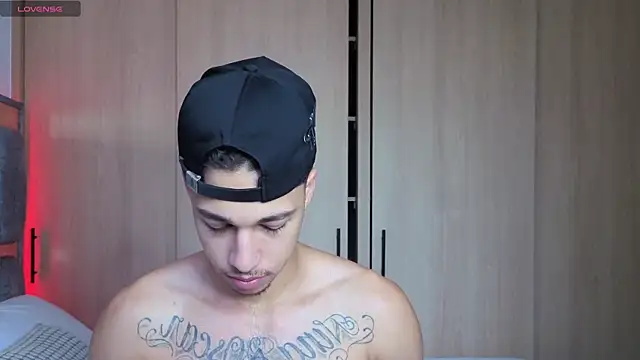 Snapshot of orionblaze69_ chatting on 10/29/25, 10:58 orionblaze69 online show from 10/29/25, 10:58