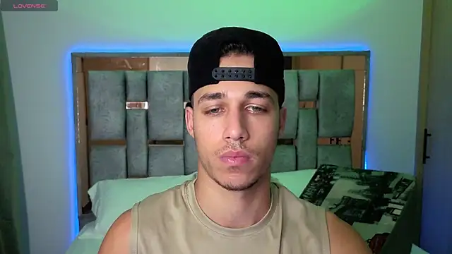 Snapshot of orionblaze69_ chatting on 10/20/25, 10:27 orionblaze69 online show from 10/20/25, 10:27