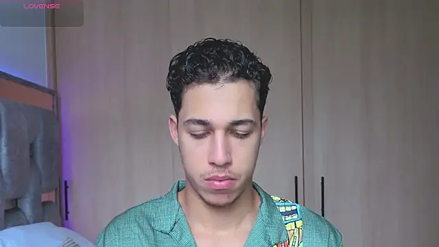 Snapshot of orionblaze69_ chatting on 11/19/25, 08:42 orionblaze69 online show from 11/19/25, 08:42